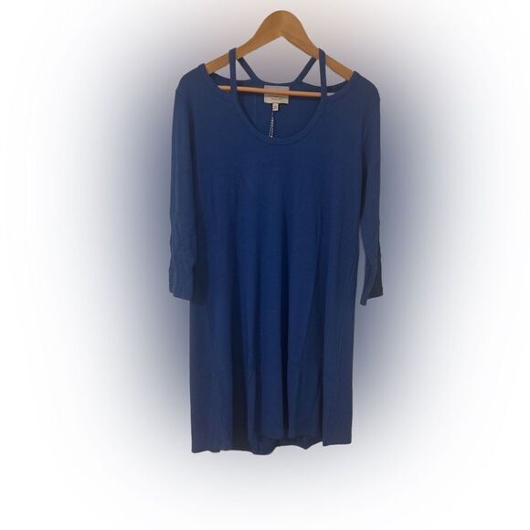 Hayden LA Dress - Picture 1 of 3